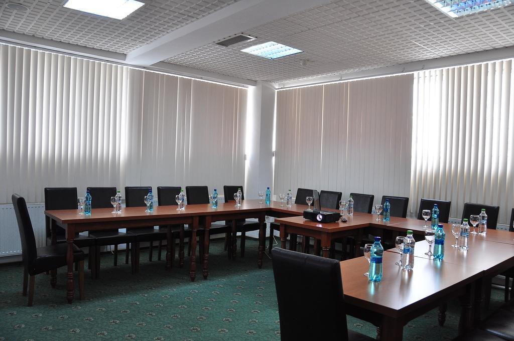 Hotel Emma Est Craiova Esterno foto