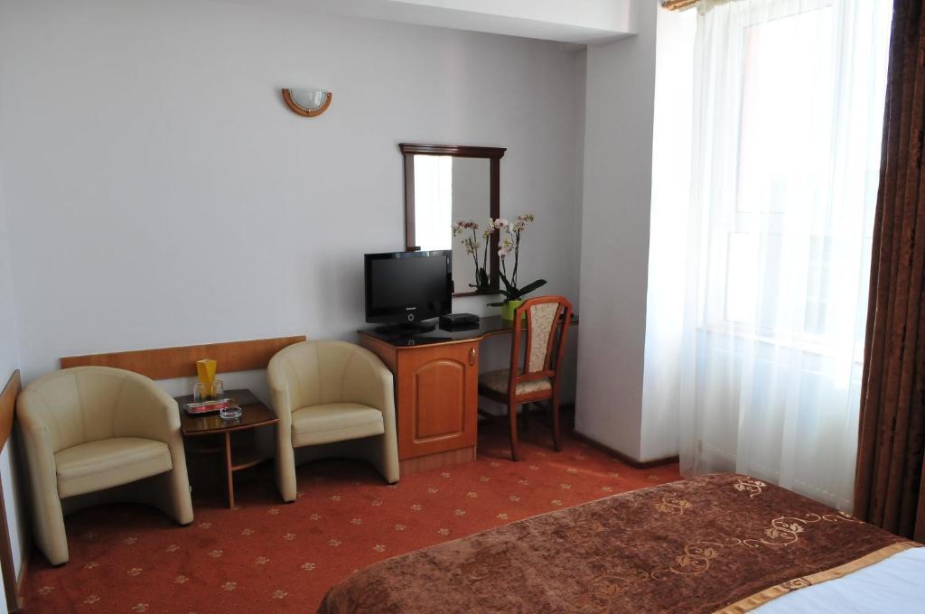 Hotel Emma Est Craiova Esterno foto