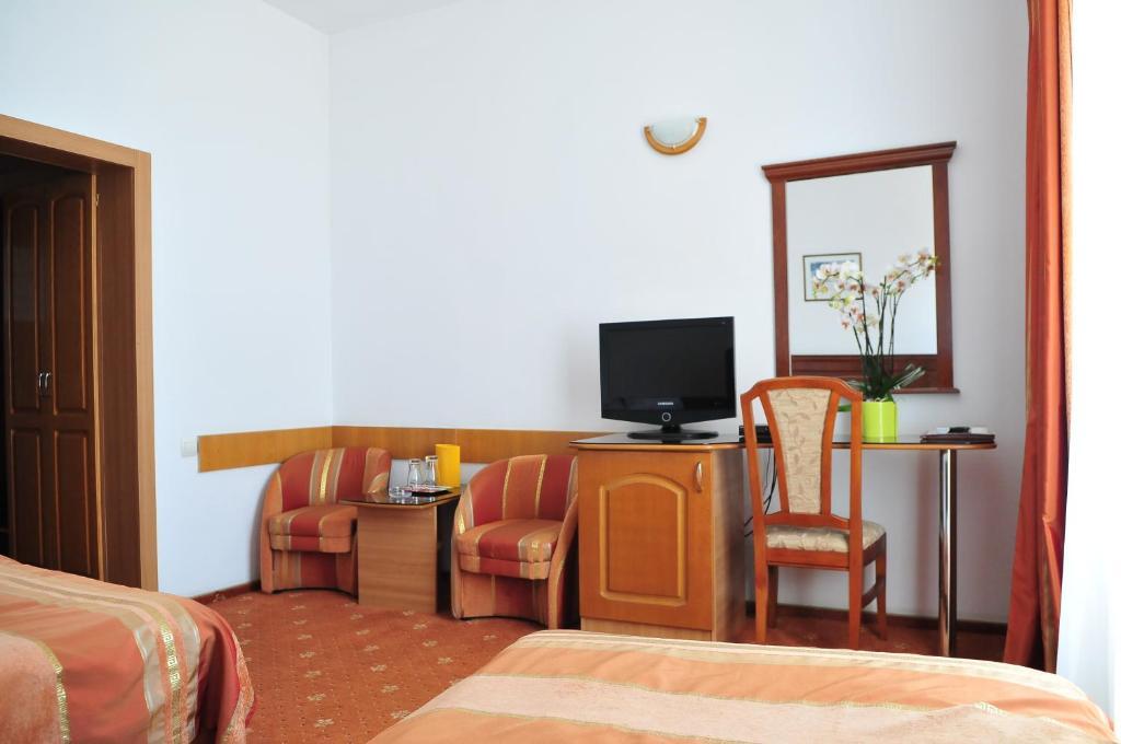Hotel Emma Est Craiova Esterno foto