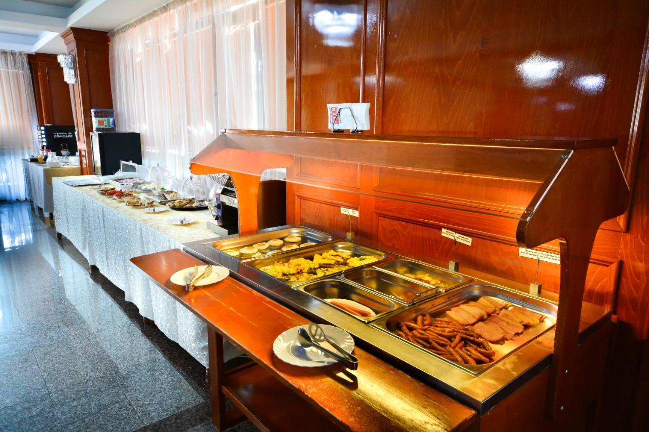Hotel Emma Est Craiova Esterno foto